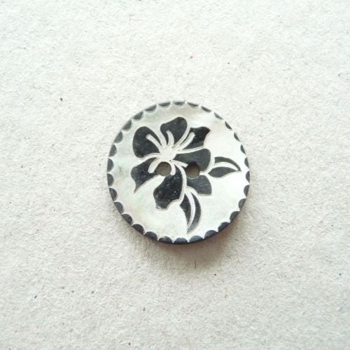 X776-Blk-28L Black Rose Handmade Painted Sea Shell 18mm Buttons x 10