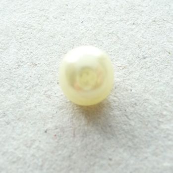CN55-Yellow-12L Yellow Pearl 8mm Buttons x 10