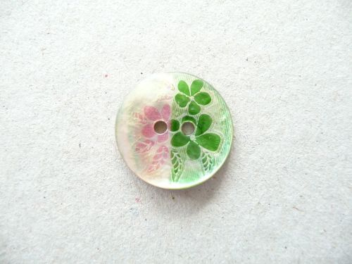 X758-Green-44L Handmade Painted Sea Shell 28mm Buttons 