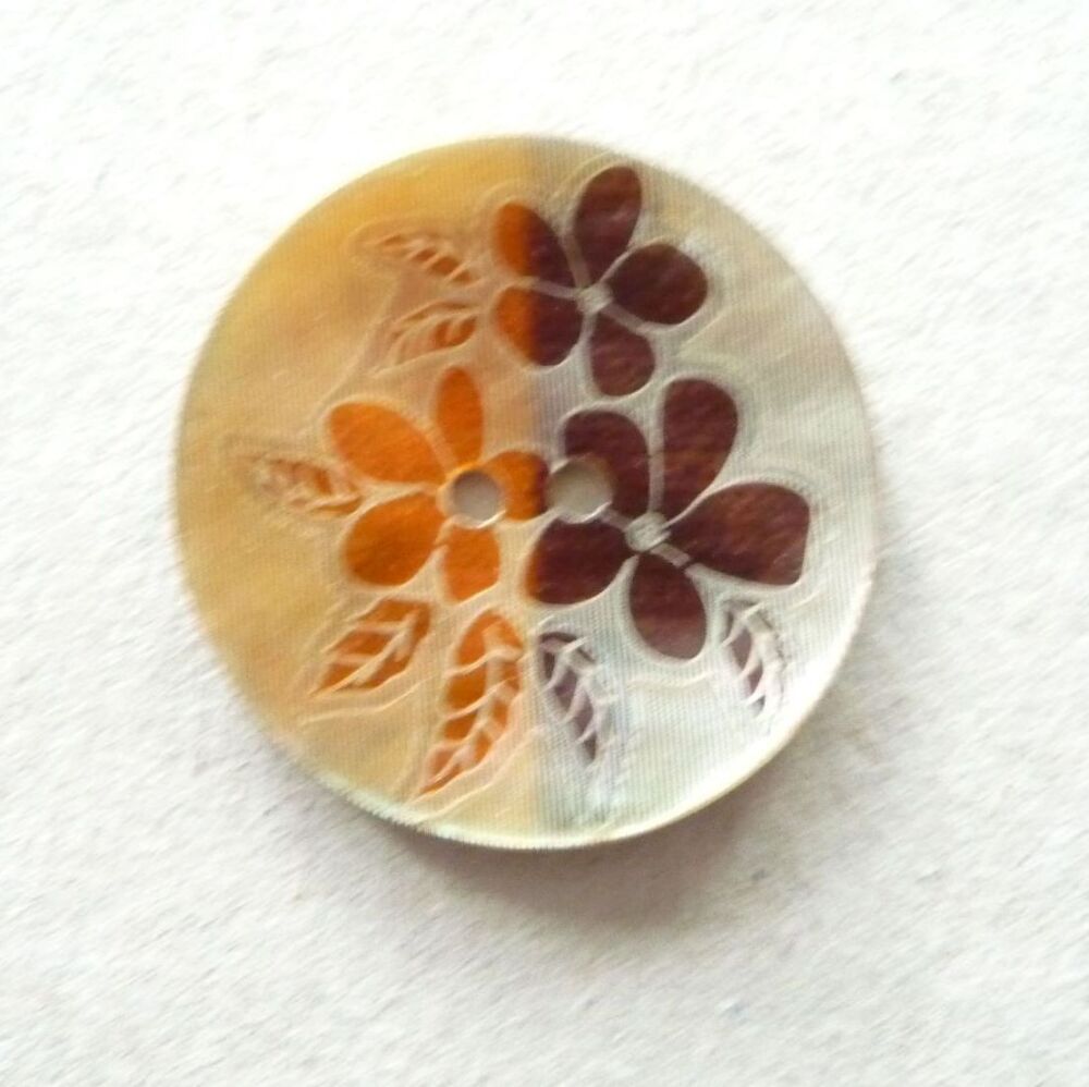 Hand Crafted Orange Sea Shell Buttons / 28mm x 5 Buttons / X758-Orange-44L / FREE DELIVERY