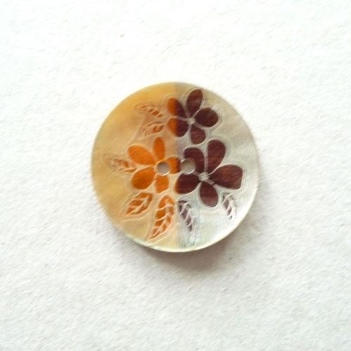 X758-Orange-44L Handmade Painted Sea Shell 28mm Buttons 