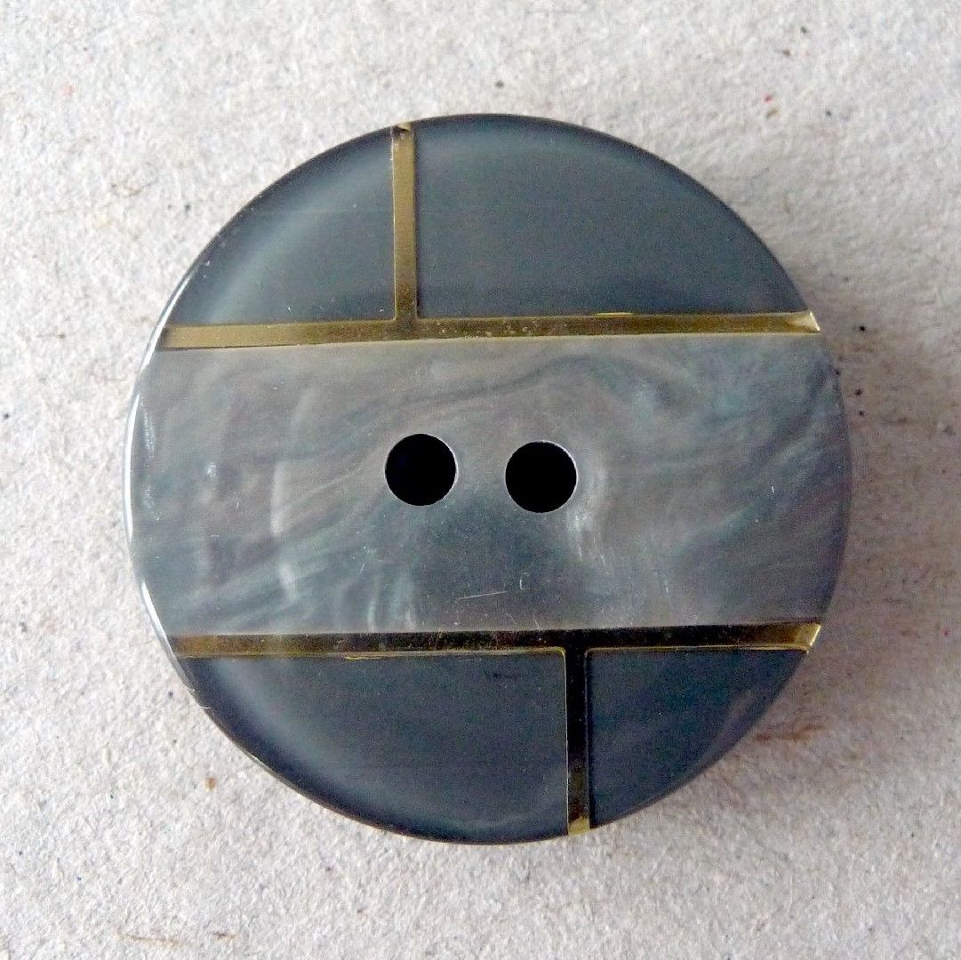B11136-18-44L Grey Coat 28mm Italian Button x 4