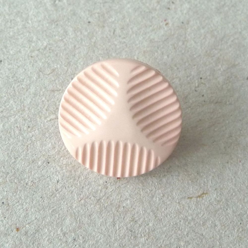 UK174-P-24L Pink 15mm Buttons x 10