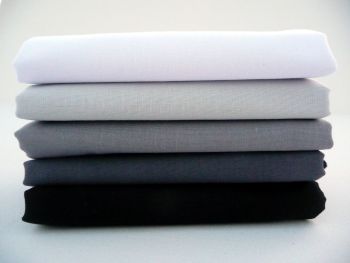 FQB1 Fat Quarter Quilting Fabric Bundle - White/Grey/Black | Makower