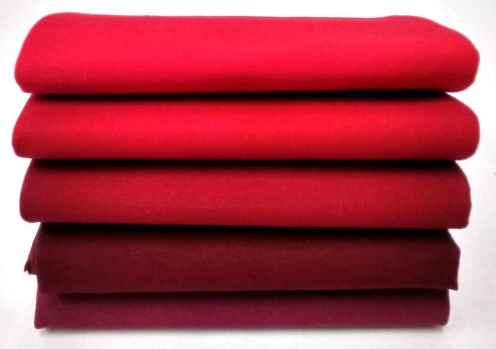 Red Fat Quarter Fabric Bundle_ Makower FQB22