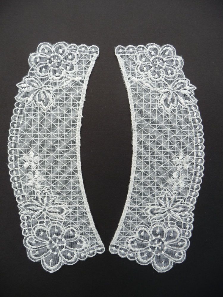 CL100 Ivory Lace Collar - Adult