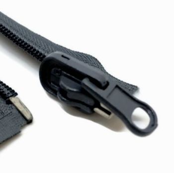 Black - 24" Reversible Open Ended Chunky Zip