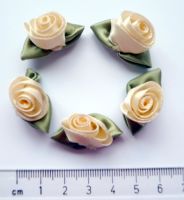 109-3815 Large Satin Ribbon Roses & Leaves - Cream x 5