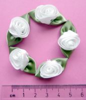 109-3029 Large Satin Ribbon Roses & Leaves - White x 5