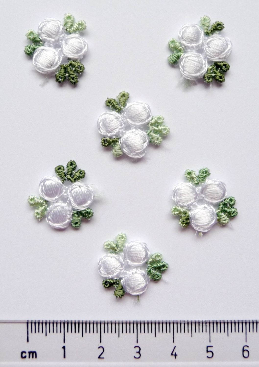 RBM-W Embroidered Rosebuds & Leaves - White x 10