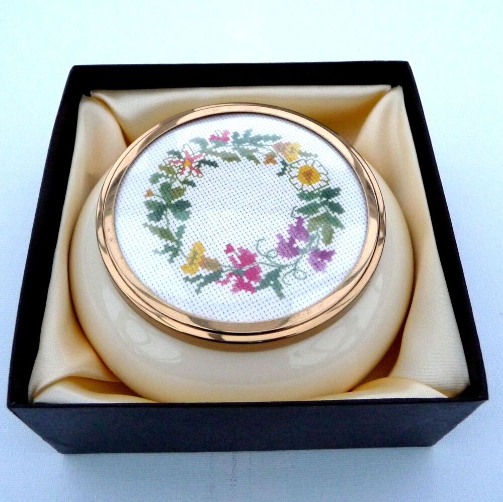 Large Cream Ceramic Bowl With Cross Stitch Kit