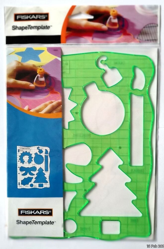 Children's Card Craft - Christmas Shape Template - FREE CARD - Fiskars 4862