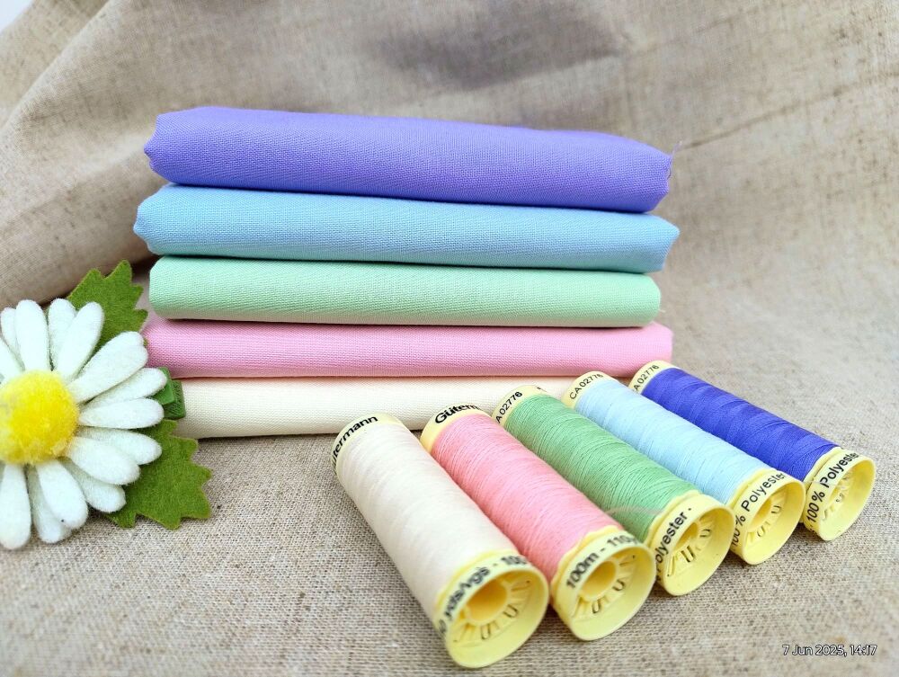 Rainbow Ice Cream Fat Quarter Quilting Fabric Bundle With Matching Threads | Makower & Gutermann_FQBT13