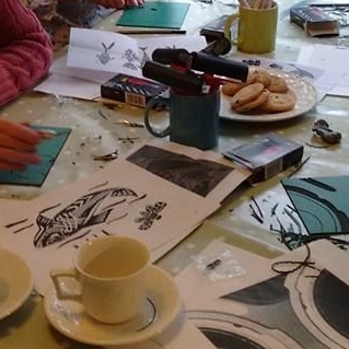 students at work in a linoprint class