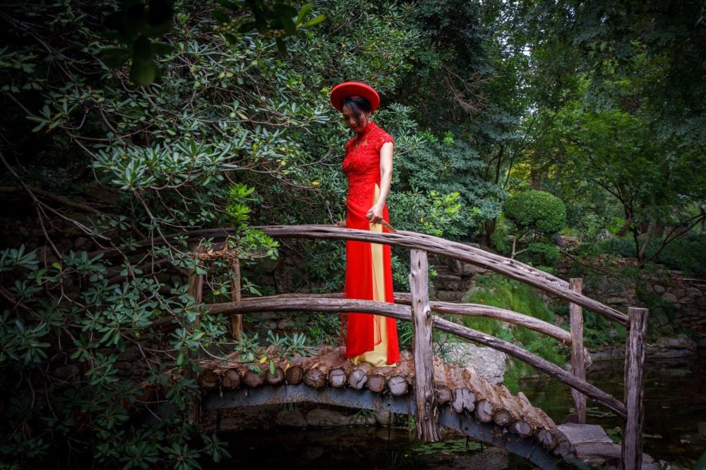 Togetsu Kyo Bridge Zilker Botanical Garden Vietnamese wedding outfit