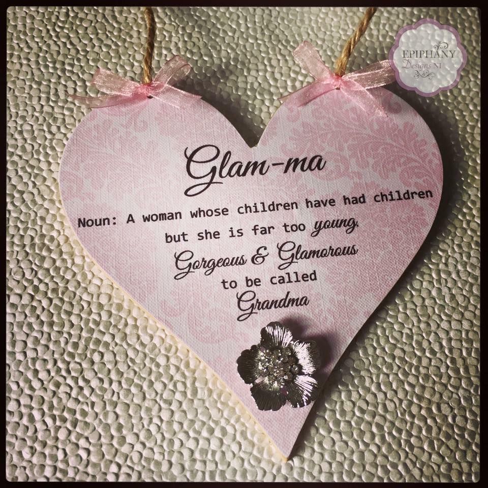 Hanging Heart 15cm with Glam-ma Quote 