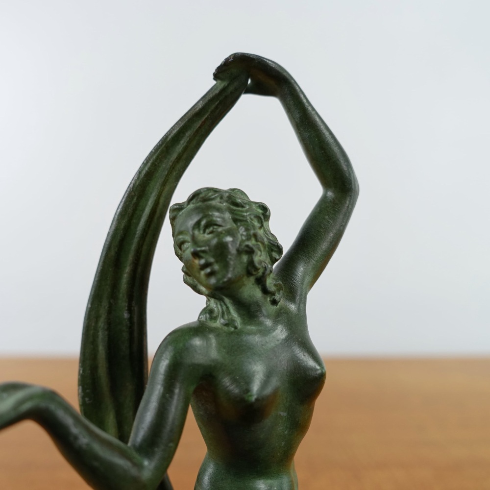 Art-Deco-figure-le-verrier-6