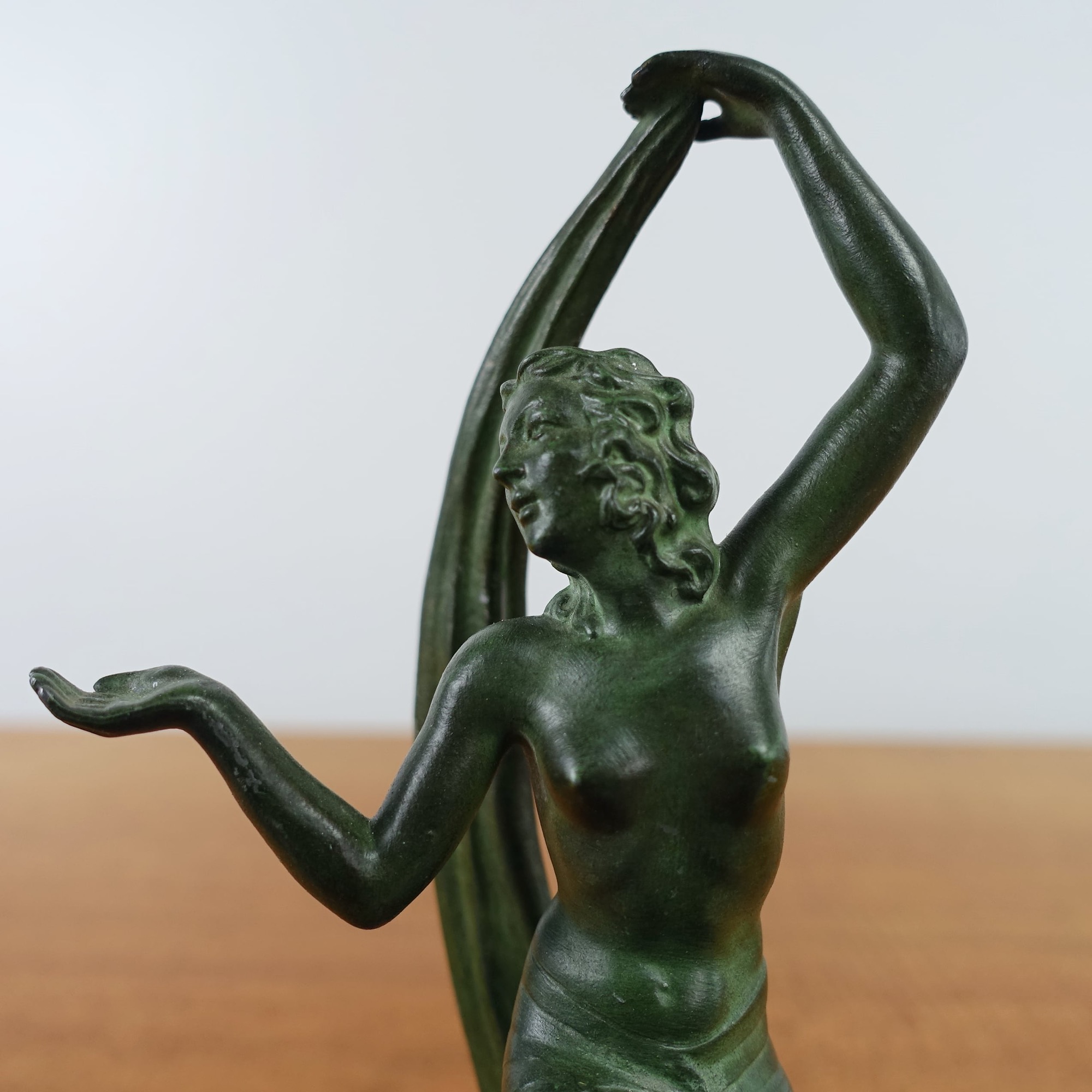 Art-Deco-figure-le-verrier-7