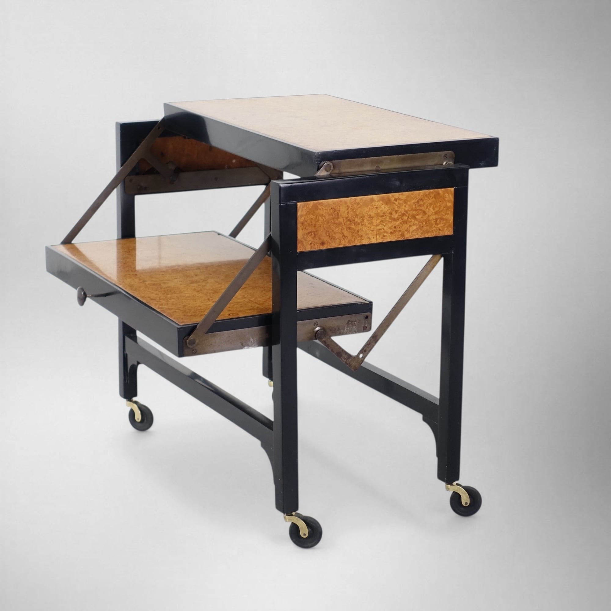 Metamorphic Trolley Table