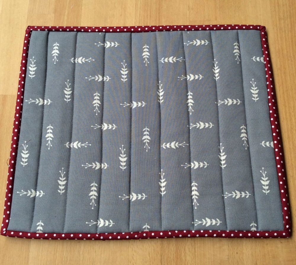 Quilted Place Mat - Grey and White (2)