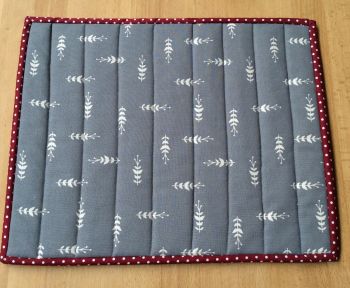 Quilted Place Mat - Grey and White (3)