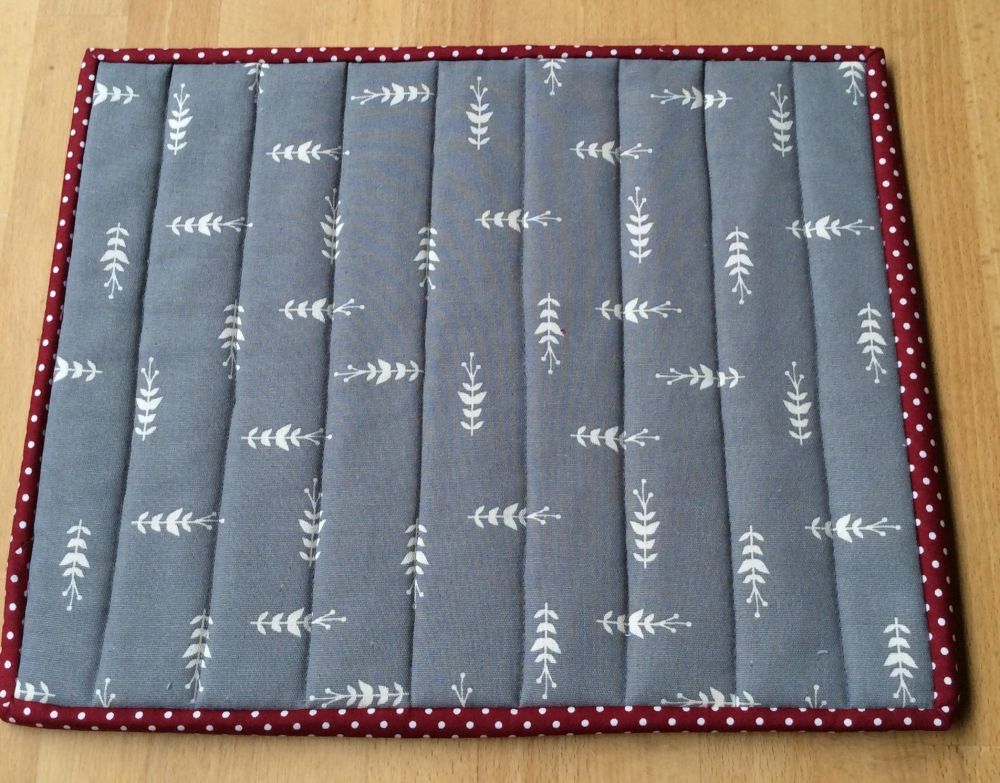 Quilted Place Mat - Grey and White (4)