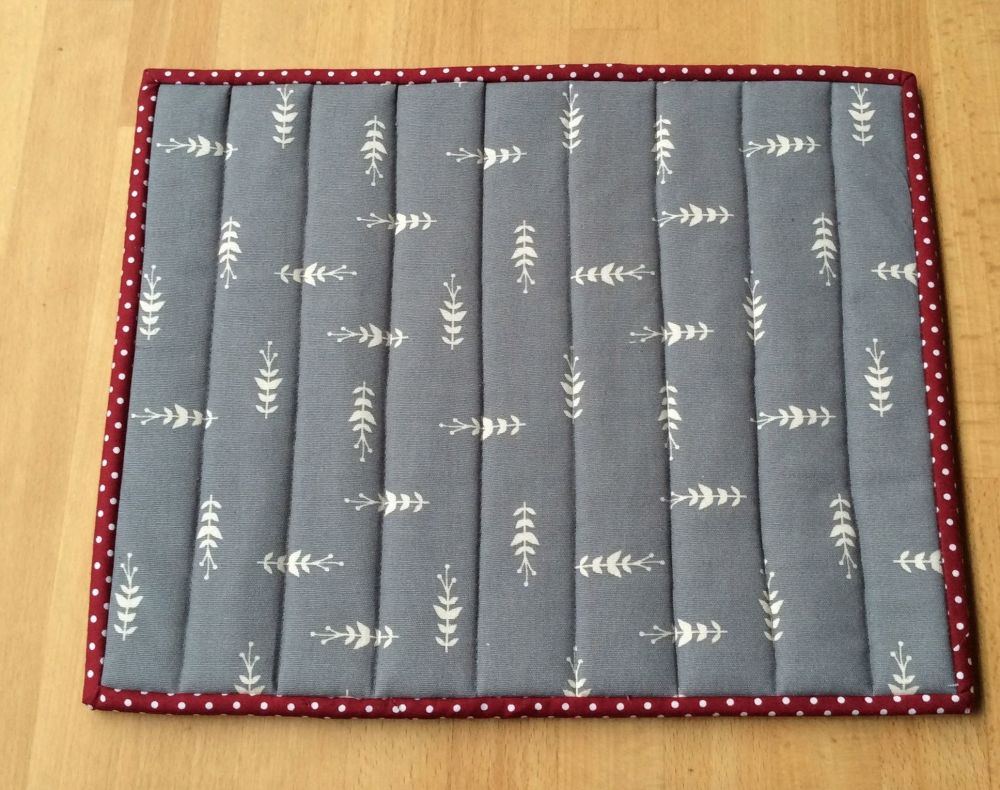 Quilted Place Mat - Grey and White (5)