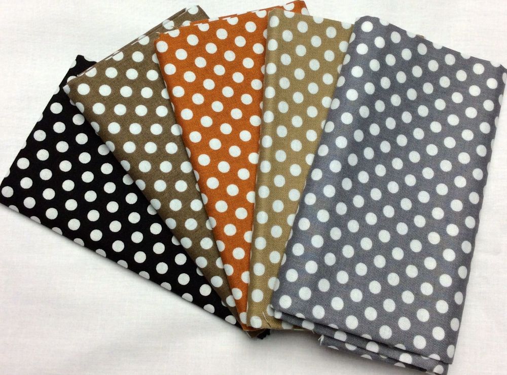 Michael Miller - Fat Quarter Bundle - Modern Basics Neutral - Medium Polka 