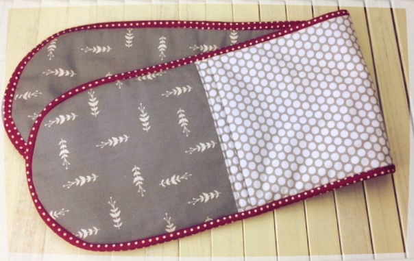 Oven Gloves - Grey and White Leaves