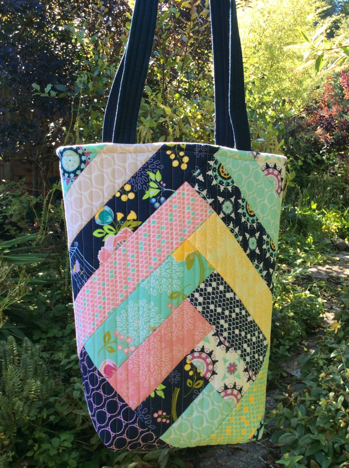 A very pretty tote bag made with Lulabelle Jelly Roll (Rolie Polie ...