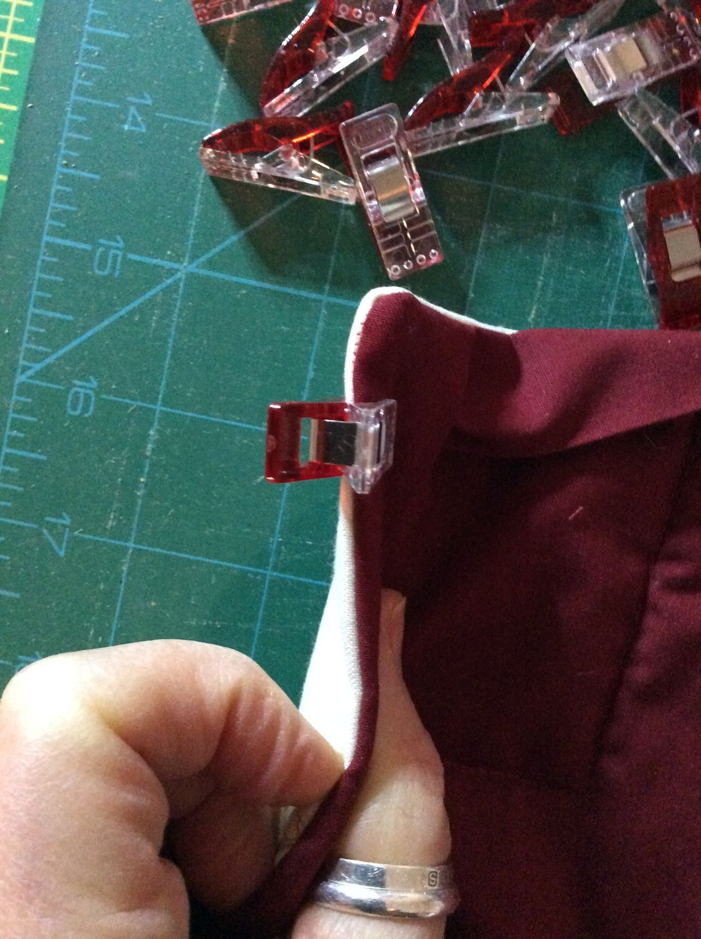 How to add a 'Magic' binding the Dorset Patchworks way. This clever