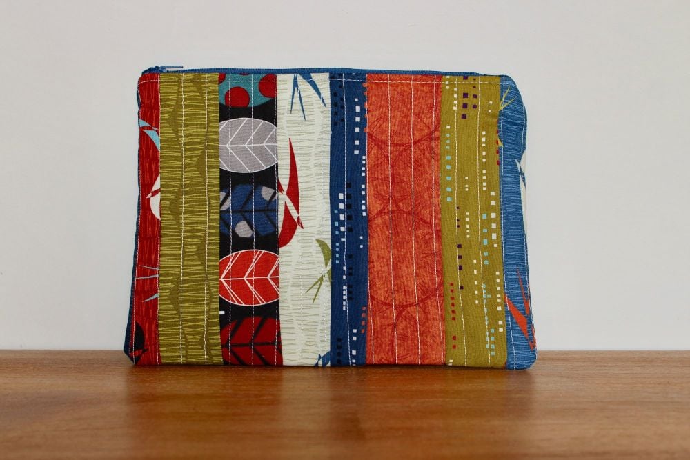 A Dorset Patchworks Bits and Bobs Quilted Pouch (Silver Lining)