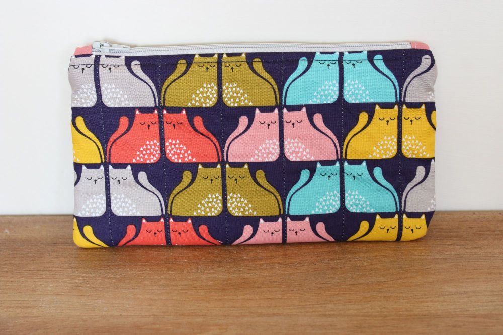 A Dorset Patchworks Bits and Bobs Quilted Pouch (Cool For Cats (A))