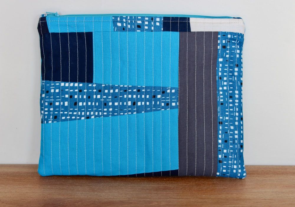A Dorset Patchworks Bits and Bobs Quilted Pouch (Blues)