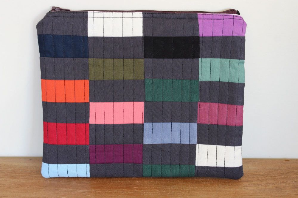 A Dorset Patchworks Bits and Bobs Quilted Pouch (Coloured Bricks)(2)