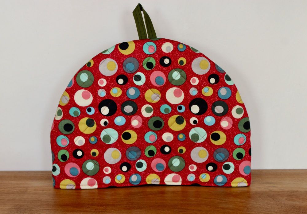 Mid Mod Circles in Red Quilted Tea Cosy(3)