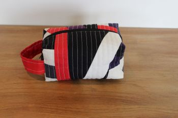 A Dorset Patchworks Bits and Bobs Quilted Box Pouch (Abstract Red)