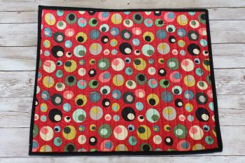 Mid Mod Circles in Red Quilted Place Mat(3)