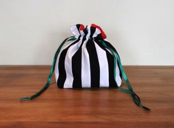 Black and White Striped Drawstring Gift Bag(1)