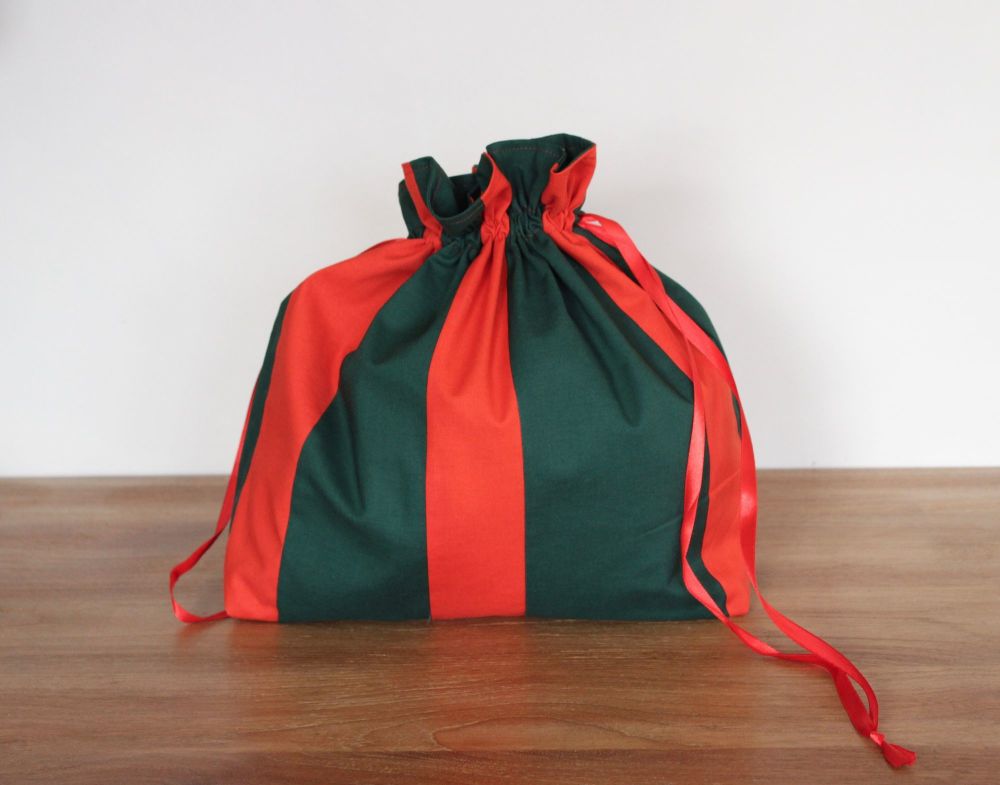 Christmas  Colours Drawstring Gift Bag(2)