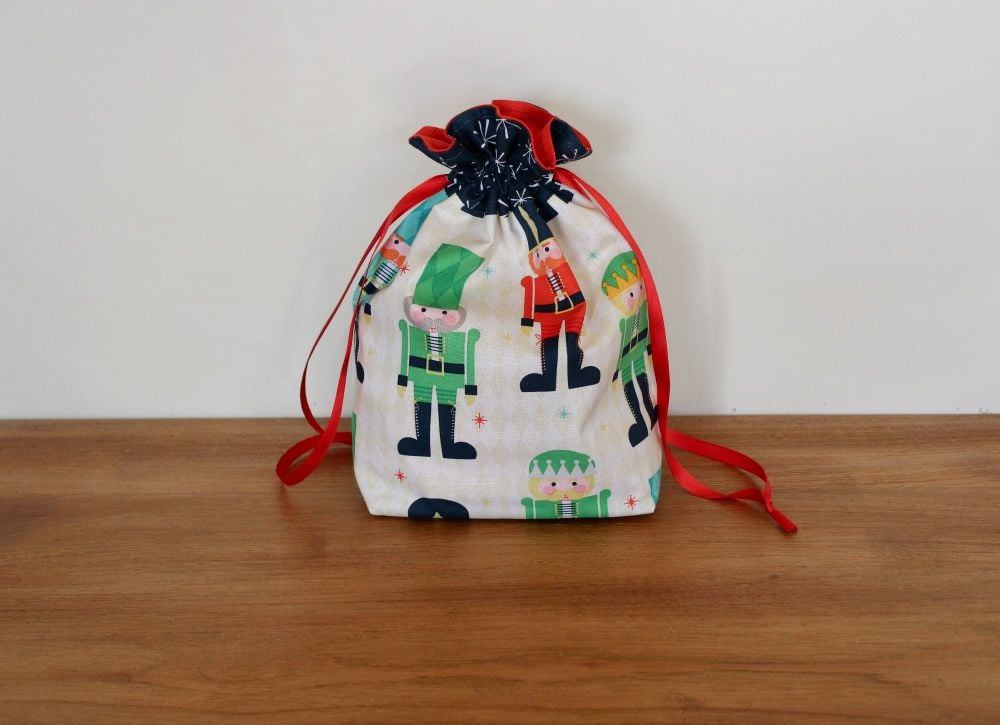 Christmas Drawstring Gift Bag -Nutcracker Christmas(3)