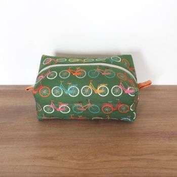 A Dorset Patchworks Bits and Bobs  Box Pouch (Hello Velo)(3)