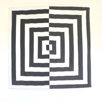 Half and Half Quilted Wall Hanging(1)