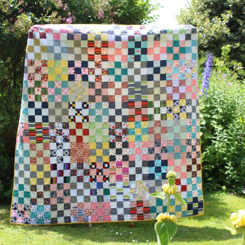 Scrappy Nine Patch Quilt(2)