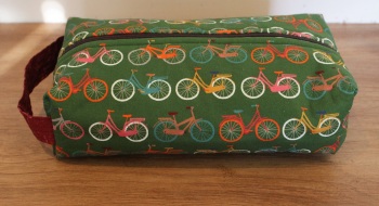 A Dorset Patchworks Bits and Bobs  Box Pouch (Hello Velo)(6)