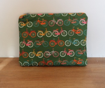 A Dorset Patchworks Bits and Bobs  Pouch (Hello Velo)(1)