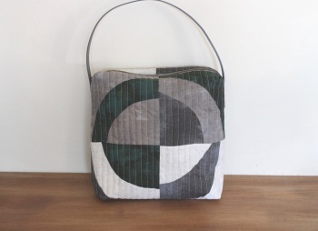 Abstract Circle Quilted Patchwork Bag(1)