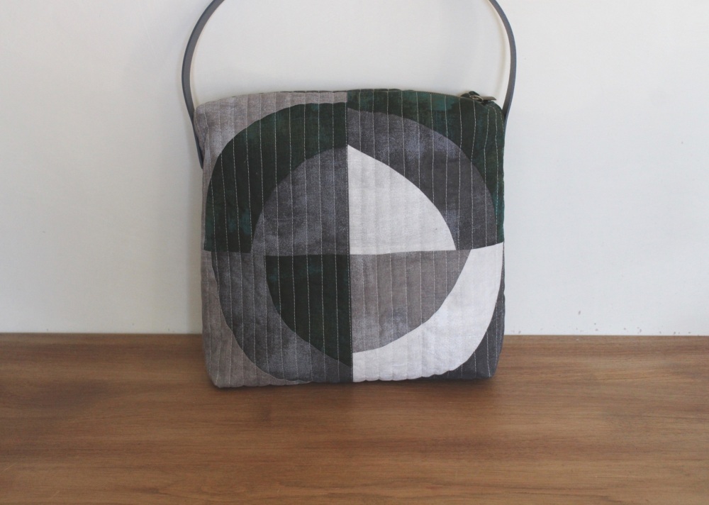 Abstract Circle Quilted Patchwork Bag(2)