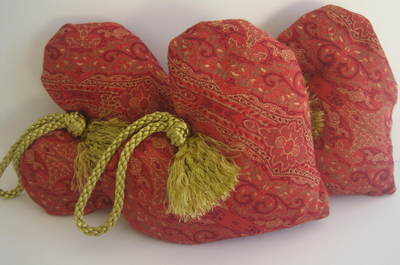 Winter Spice Paisley Hanging Heart