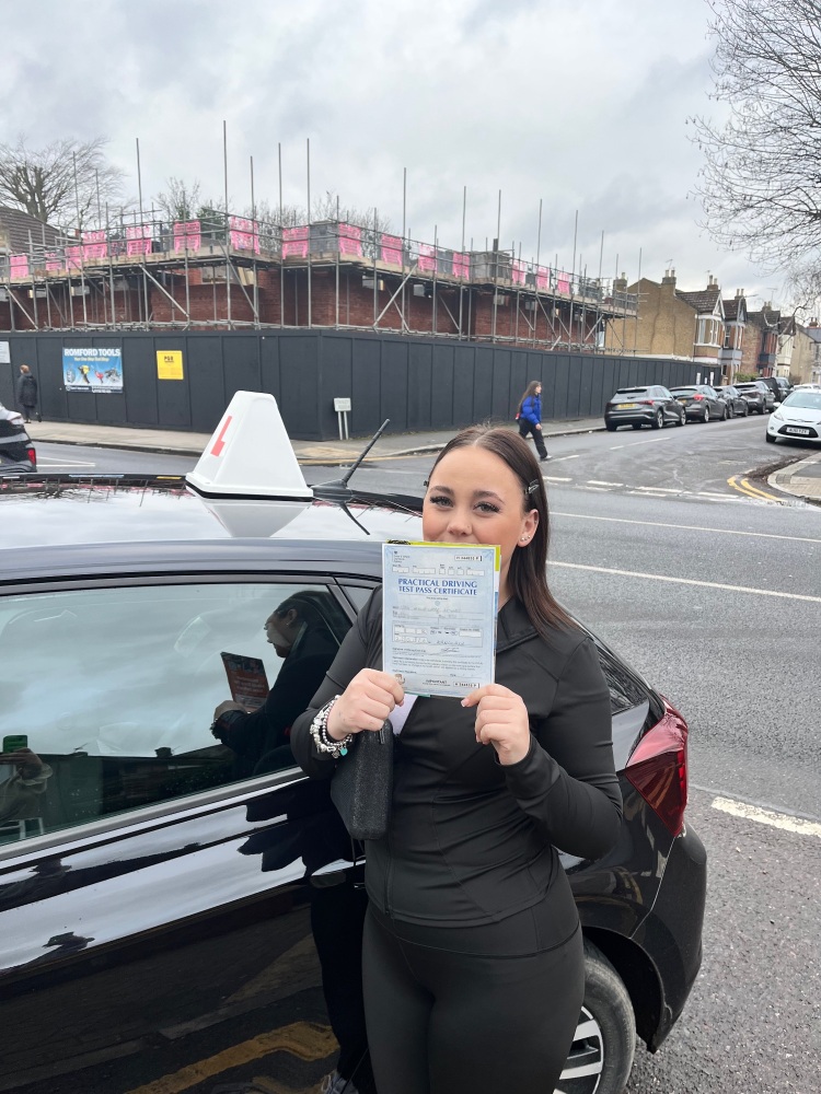 Facetune_22-01-2026-15-37-03